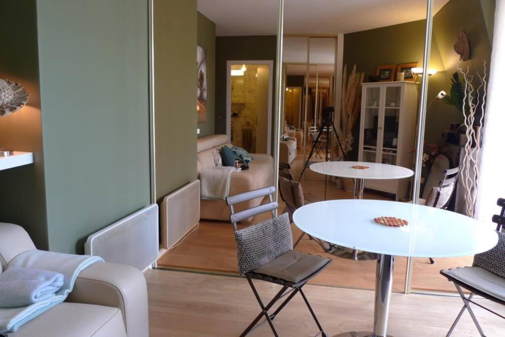 Nid Douillet A Bagatelle Apartment Deauville Bagian luar foto