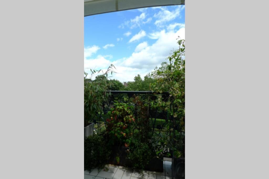 Nid Douillet A Bagatelle Apartment Deauville Bagian luar foto