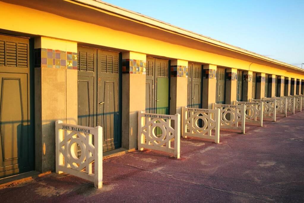 Nid Douillet A Bagatelle Apartment Deauville Bagian luar foto
