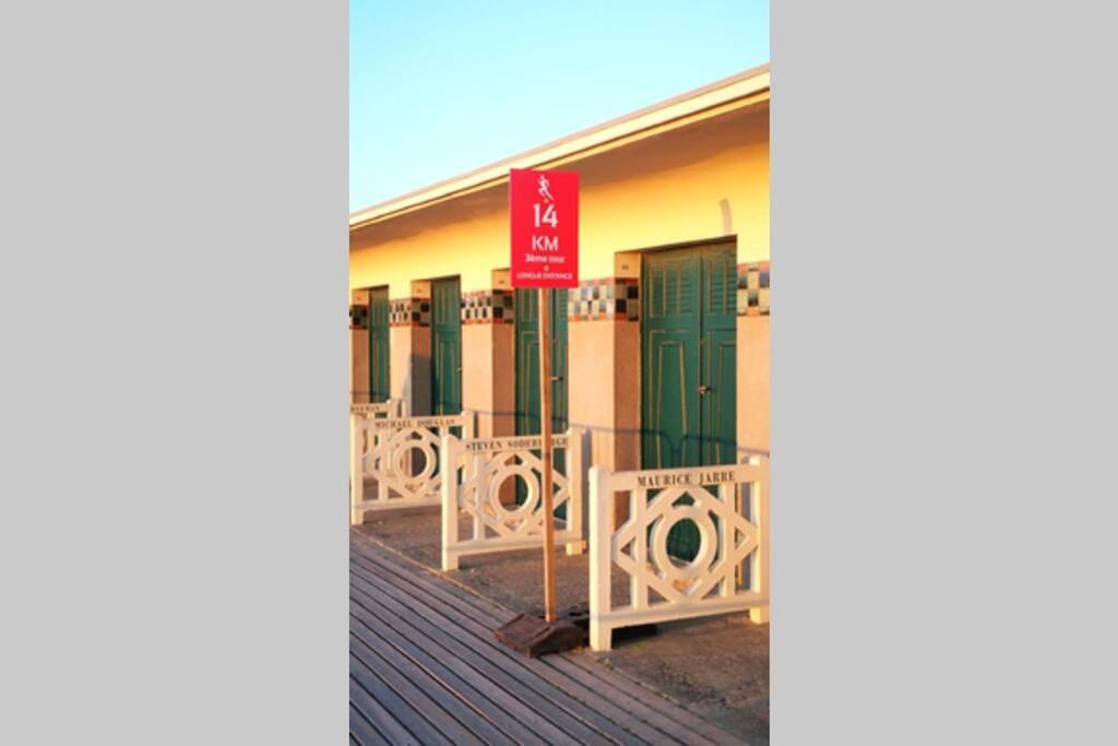 Nid Douillet A Bagatelle Apartment Deauville Bagian luar foto
